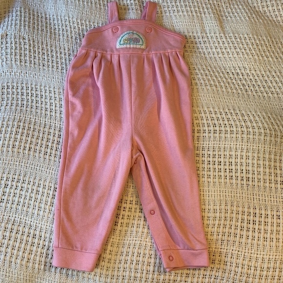 𝅺OSH Kosh B'Gosh Vintage Soft Pink Overalls Romper Baby Size 24 Months (1323)